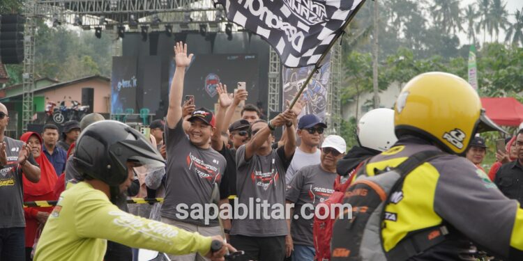Dalam ramhka hari Bhayangkara, Polres Blitar gelar Jelajah Bhayangkara Blitar Raya Adventure Trail & Rock Enduro Competition, (Minggu 22/6/2025). foto: Aditya/sapablitar.com