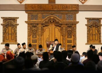 Gus Iqdam Gandeng Satlantas Polres Blitar Kota Kampanyekan Keselamatan Operasi Semeru